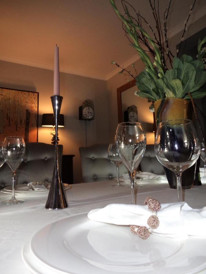 Coach House Villa Уокинг Екстериор снимка