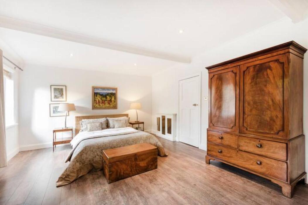 Coach House Villa Уокинг Екстериор снимка
