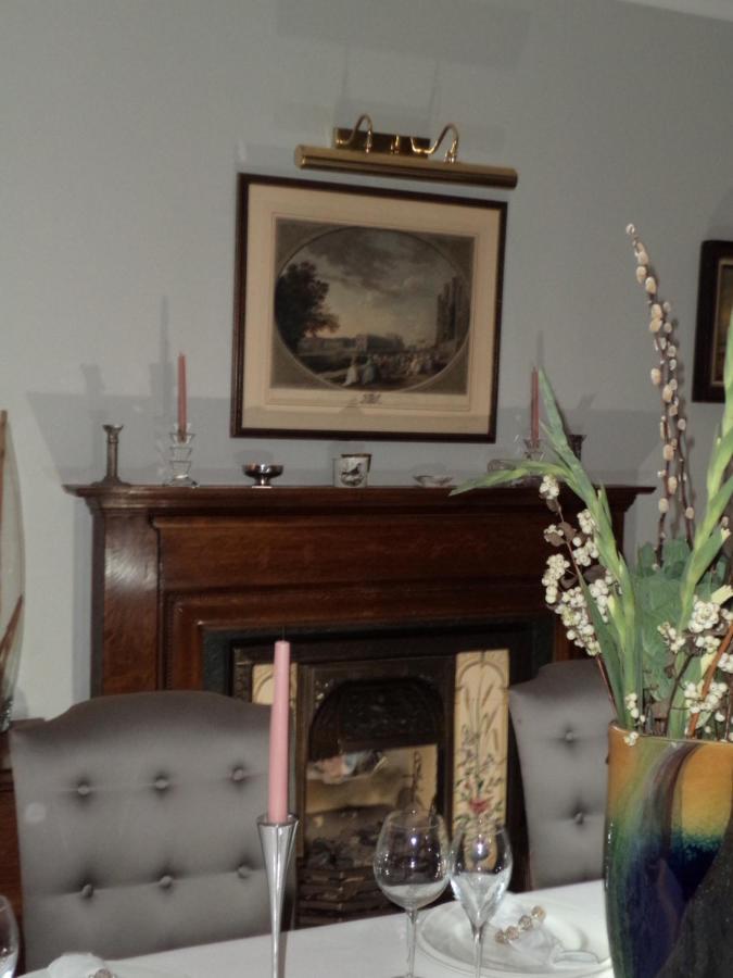 Coach House Villa Уокинг Екстериор снимка