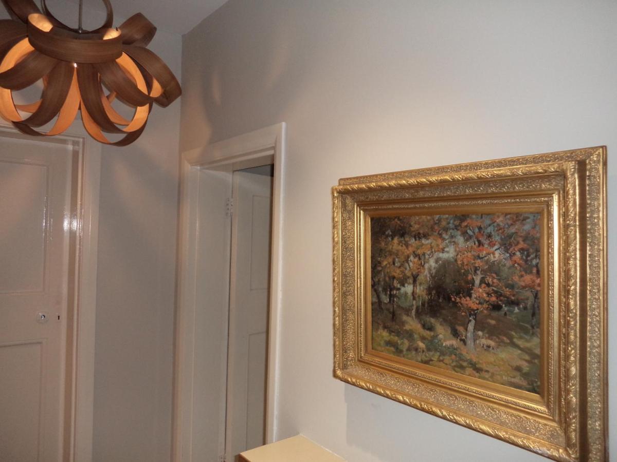 Coach House Villa Уокинг Екстериор снимка