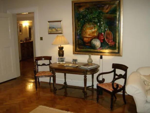 Coach House Villa Уокинг Екстериор снимка