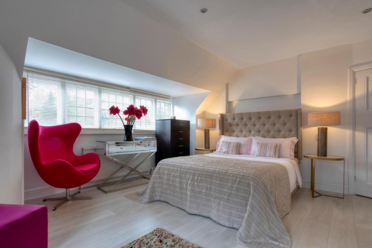 Coach House Villa Уокинг Екстериор снимка