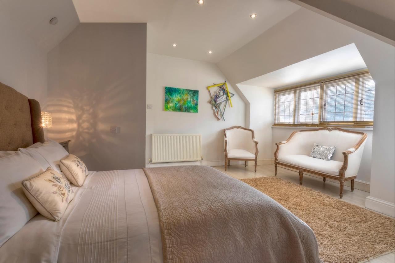 Coach House Villa Уокинг Екстериор снимка